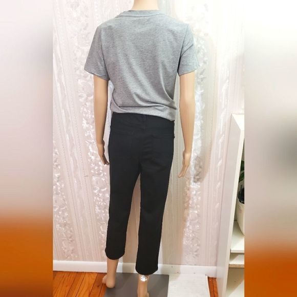 Tahari Alicia Double Button Capri Jeans - Picture 4 of 6